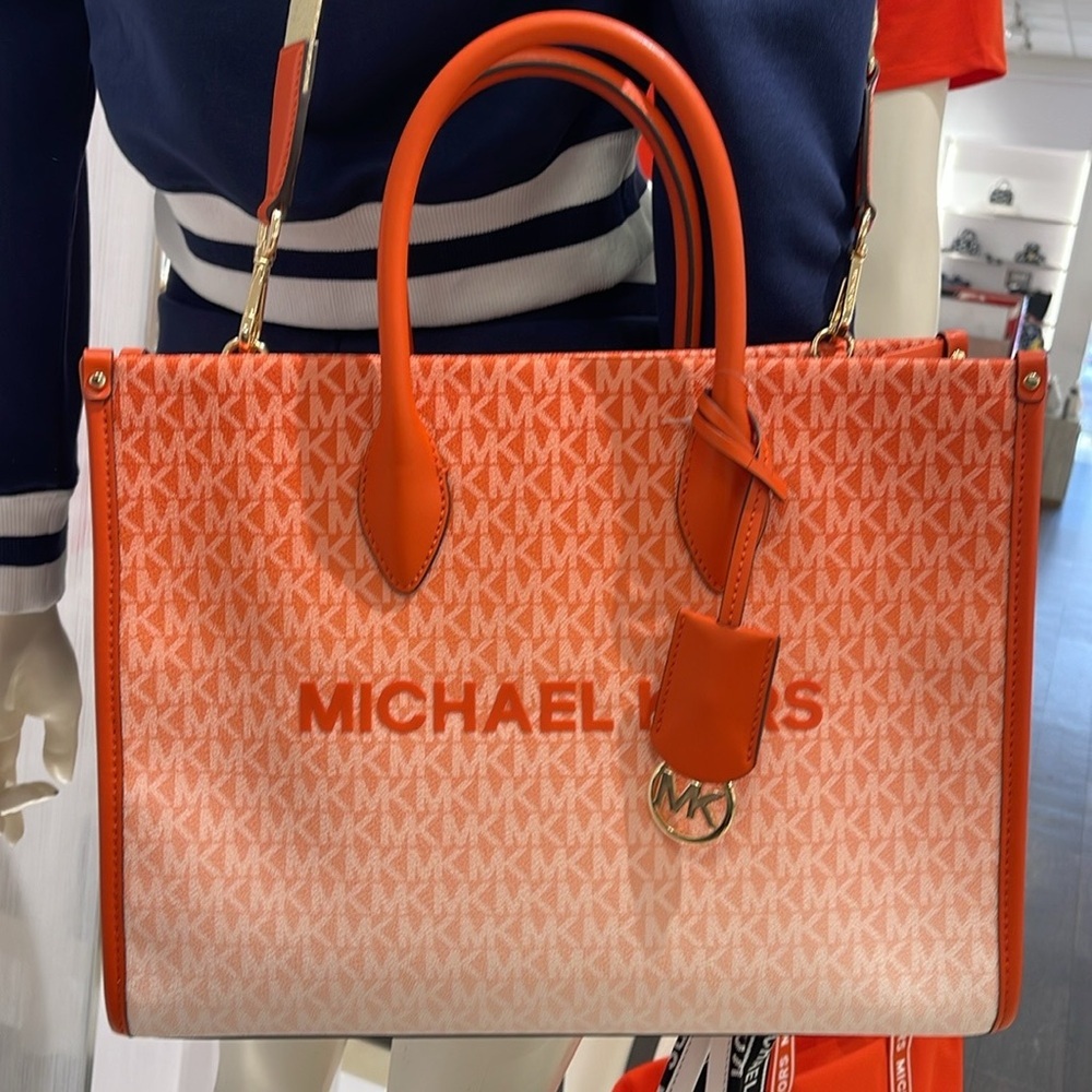 Michael Kors Mirella Medium Ombré Logo Tote Shoulder Bag
Red Clay
NWT - Picture 16 of 16